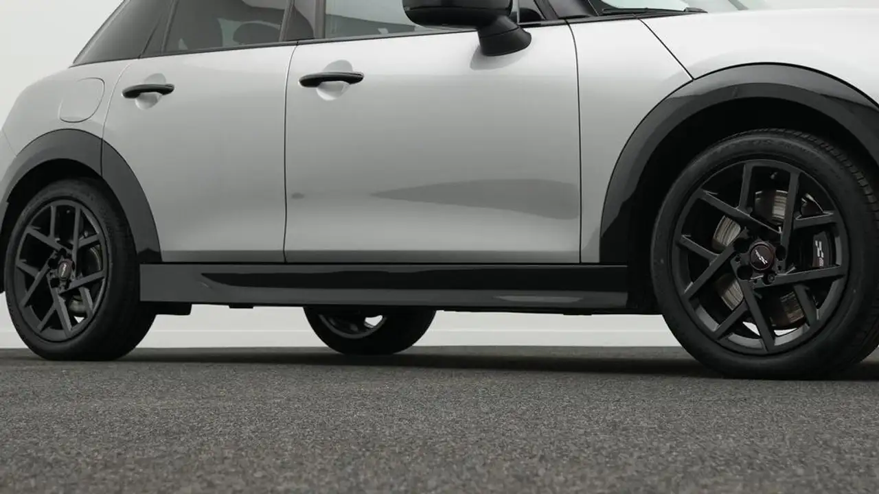 MINI Cooper C John Cooper Works Trim 21
