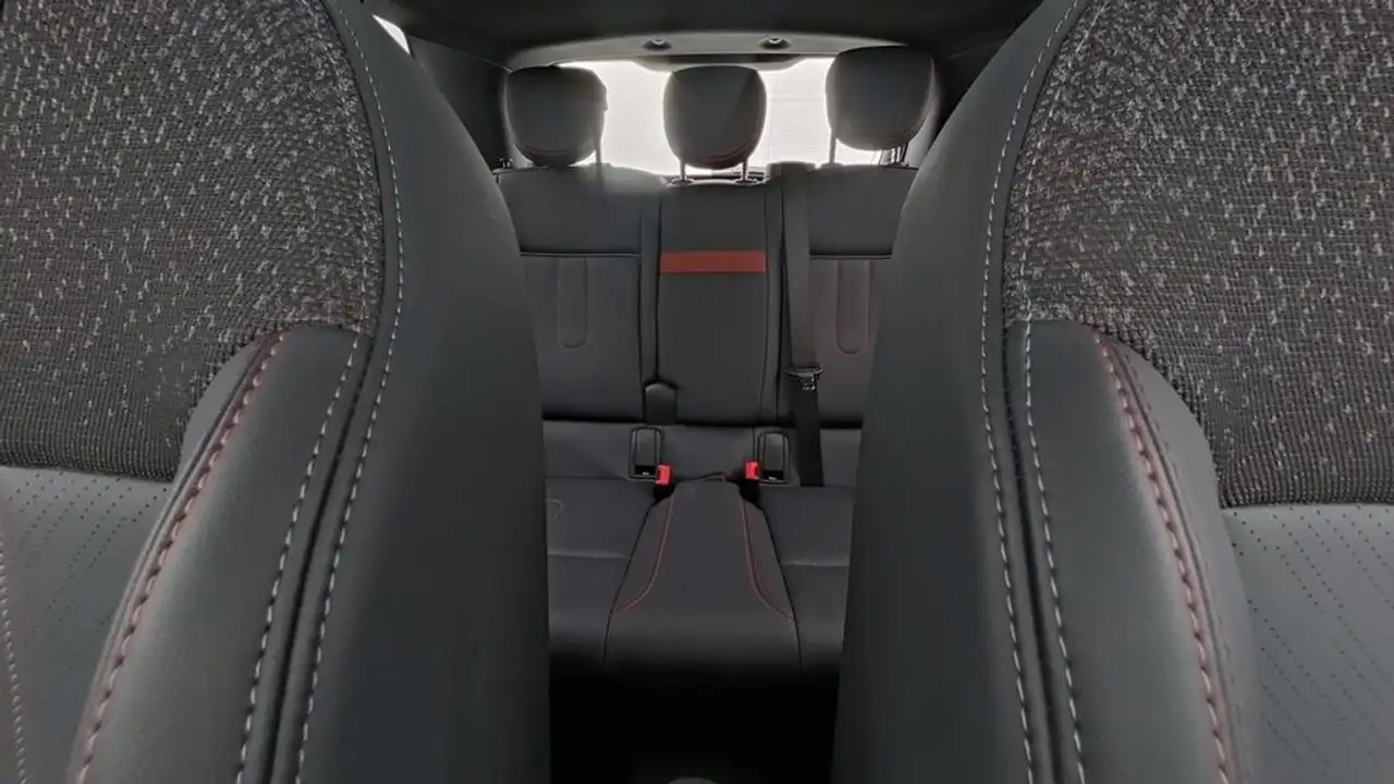 MINI Cooper C John Cooper Works Trim 26