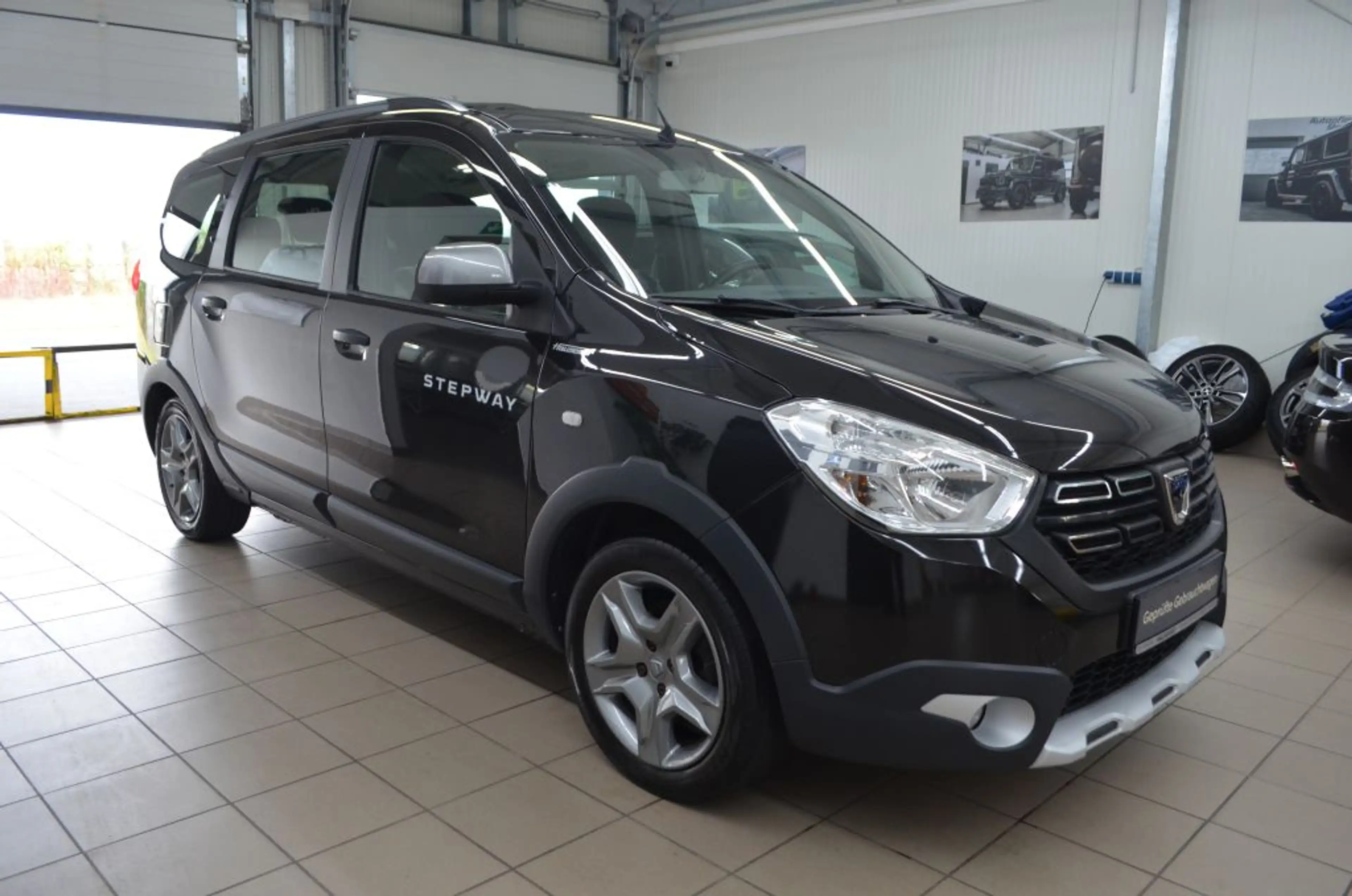 Dacia Lodgy TCe 130 GPF Stepway Plus*7-Sitzer*AHK — photo 3