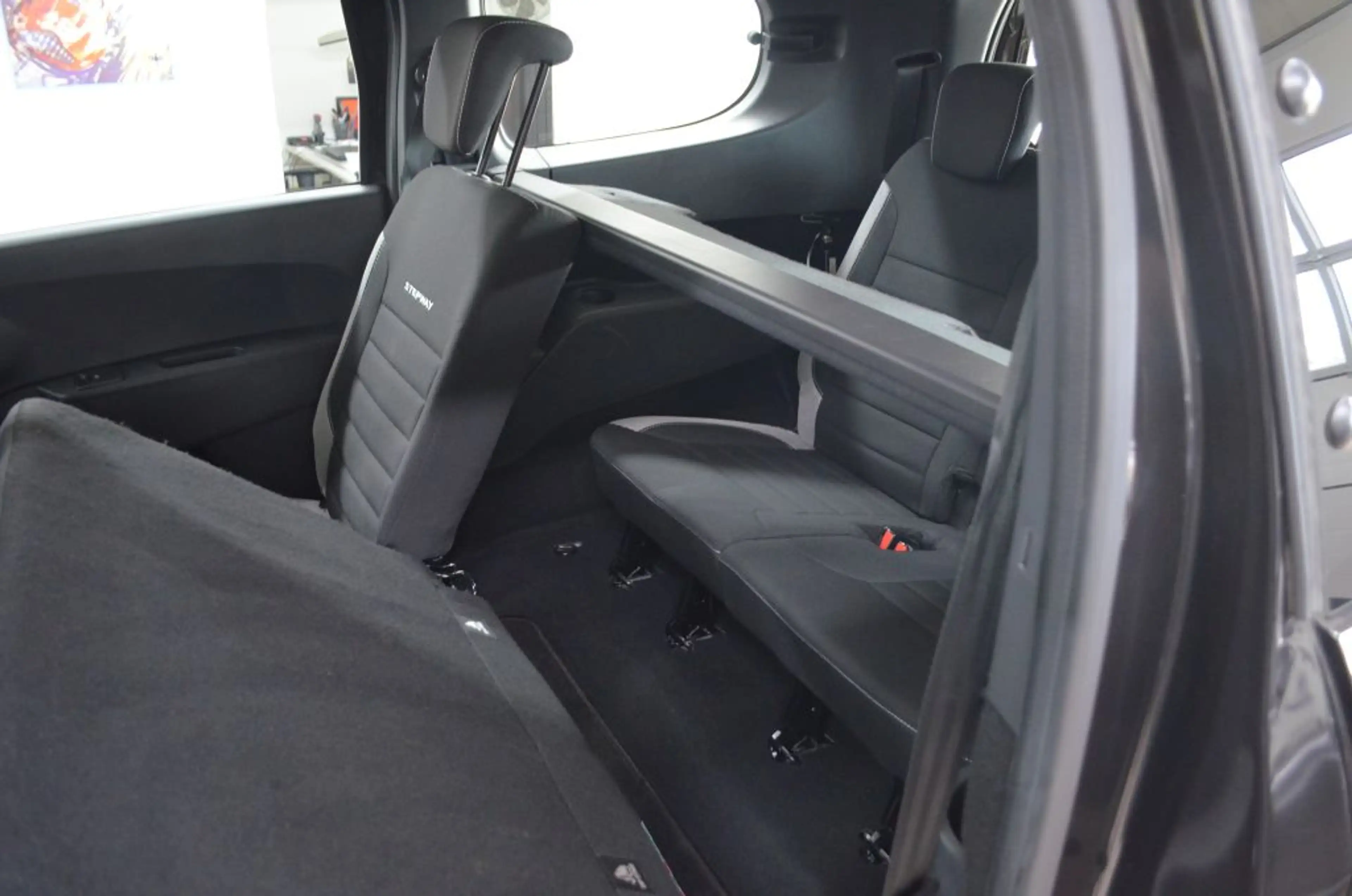Dacia Lodgy TCe 130 GPF Stepway Plus*7-Sitzer*AHK — photo 13