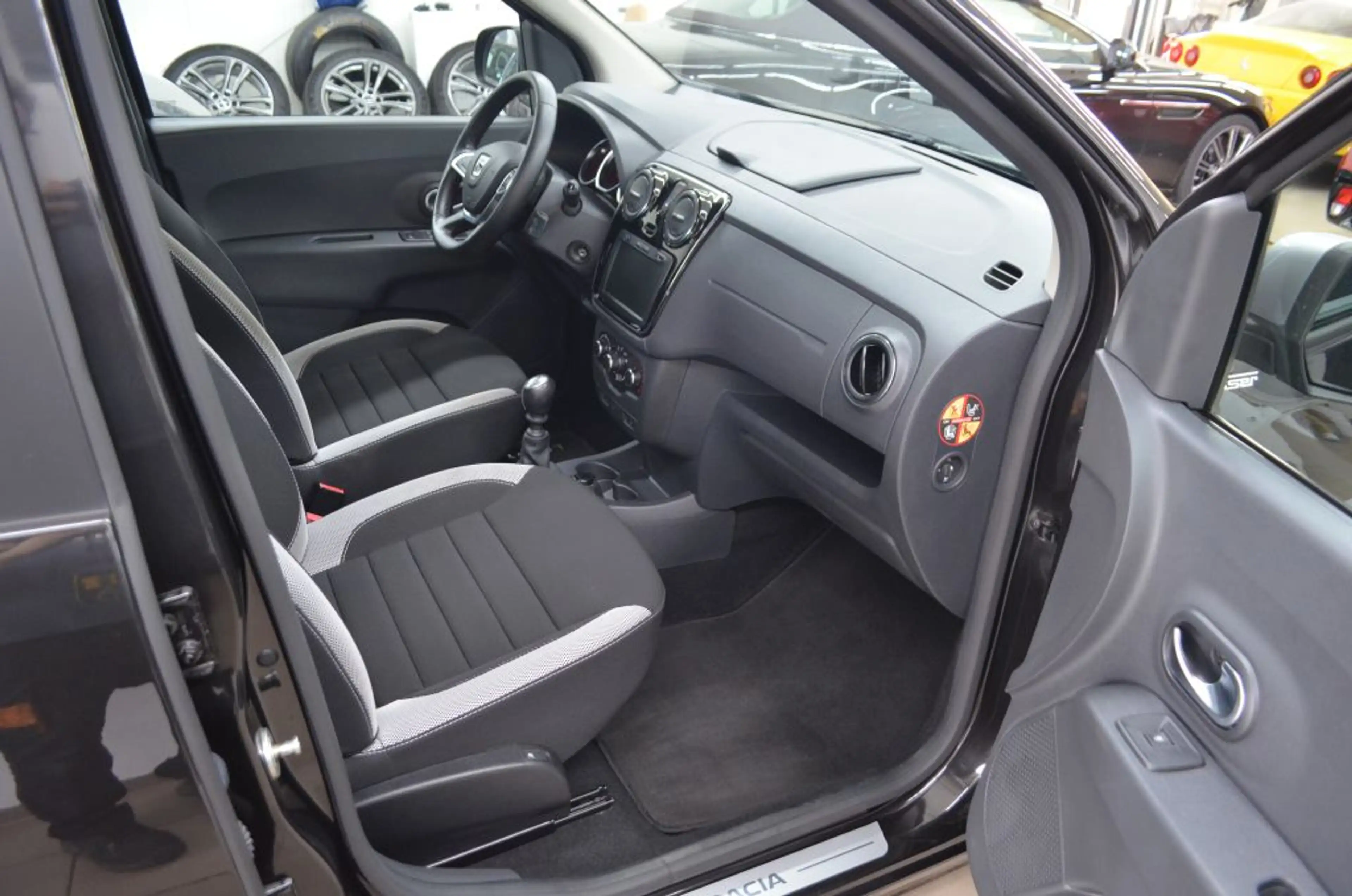 Dacia Lodgy TCe 130 GPF Stepway Plus*7-Sitzer*AHK — photo 10