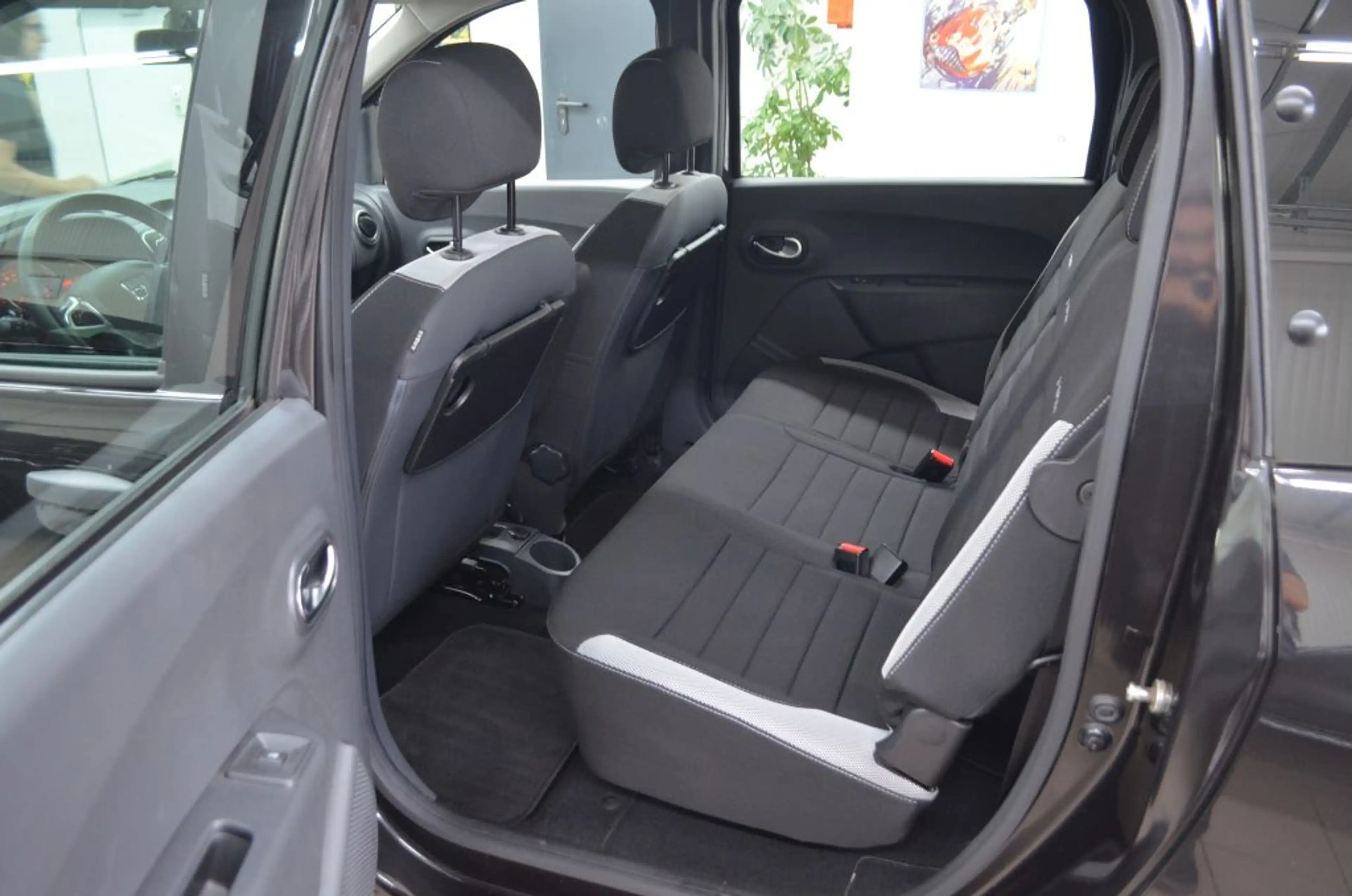 Dacia Lodgy TCe 130 GPF Stepway Plus*7-Sitzer*AHK — photo 12