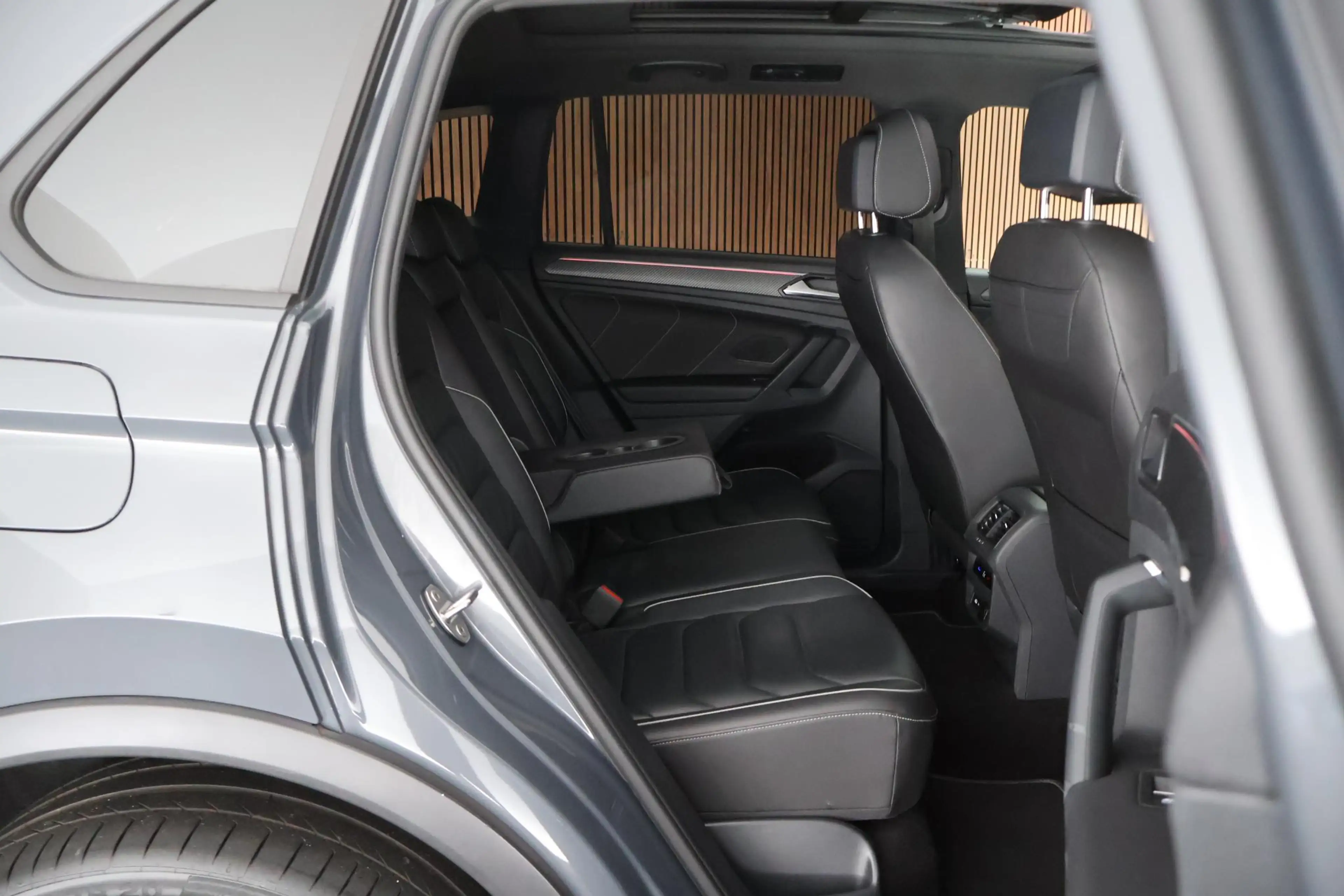Volkswagen Tiguan 1.4 TSI 245pk eHybrid R-Line Business+ DCC Panoram — photo 13
