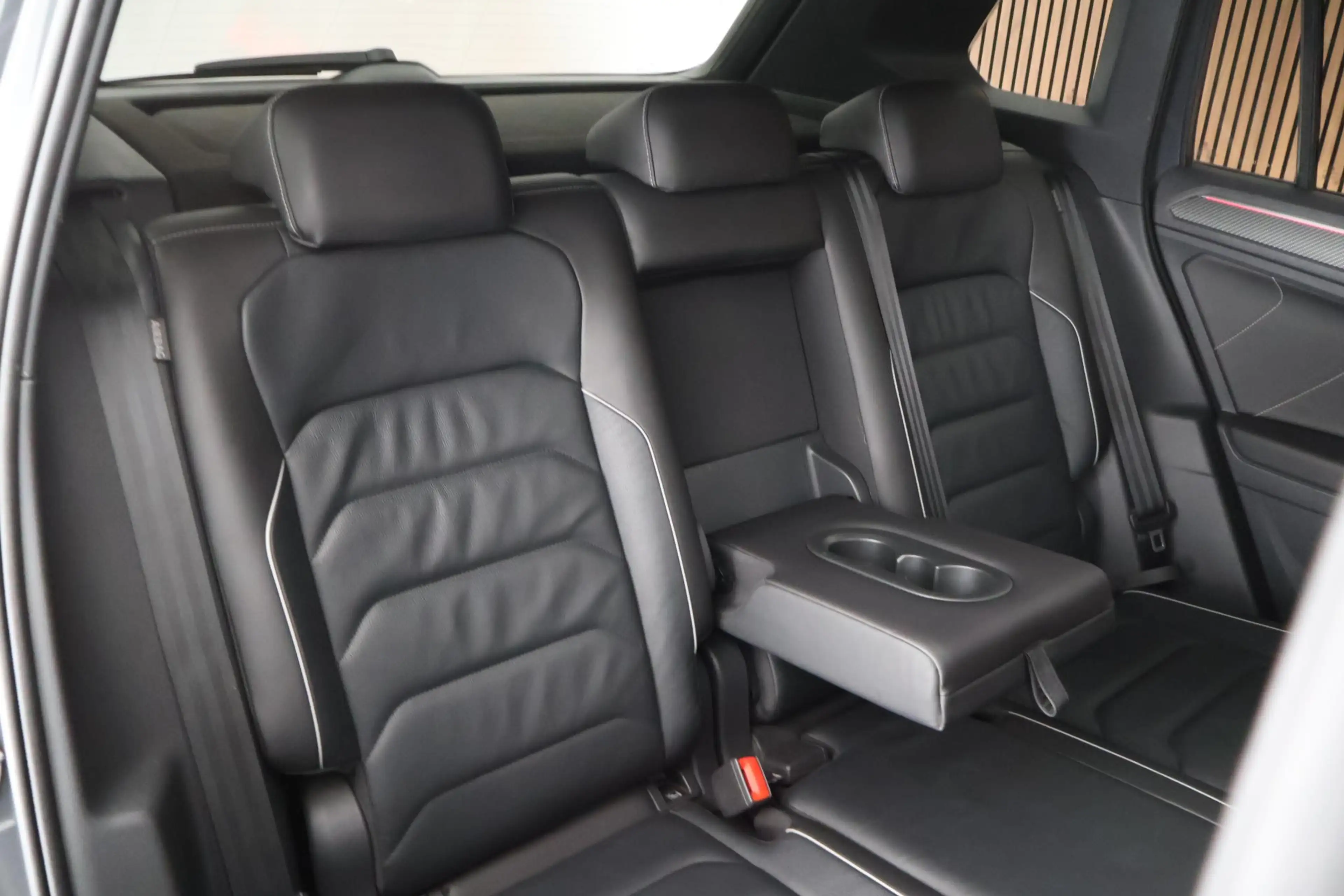 Volkswagen Tiguan 1.4 TSI 245pk eHybrid R-Line Business+ DCC Panoram — photo 39