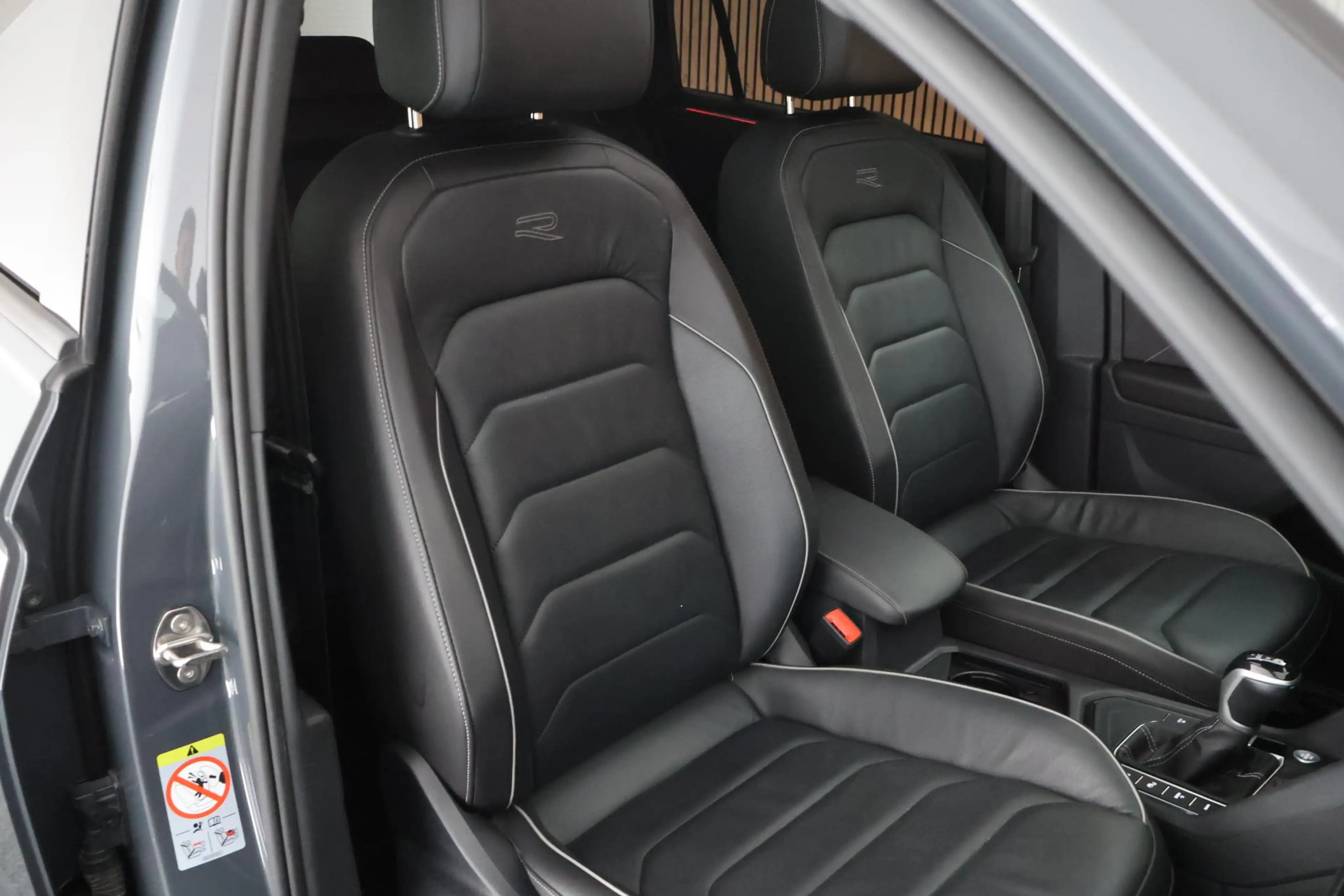 Volkswagen Tiguan 1.4 TSI 245pk eHybrid R-Line Business+ DCC Panoram — photo 2