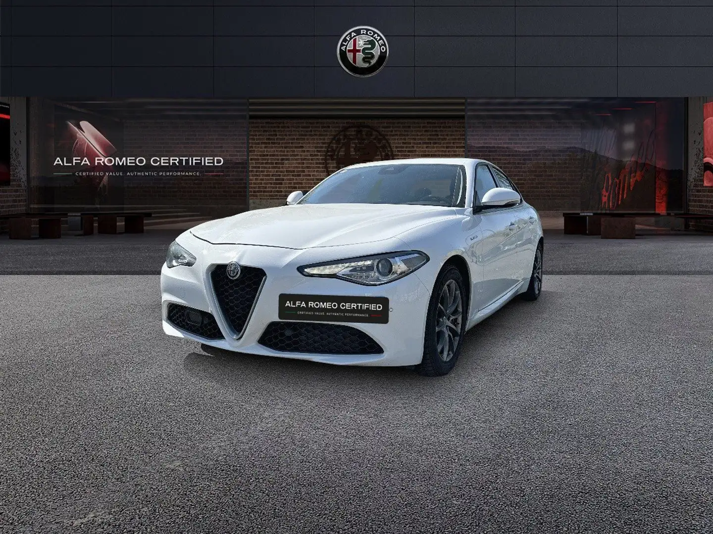 Alfa Romeo Giulia 2.2 Turbo Diesel 136CV Super AT8 Білий - 1