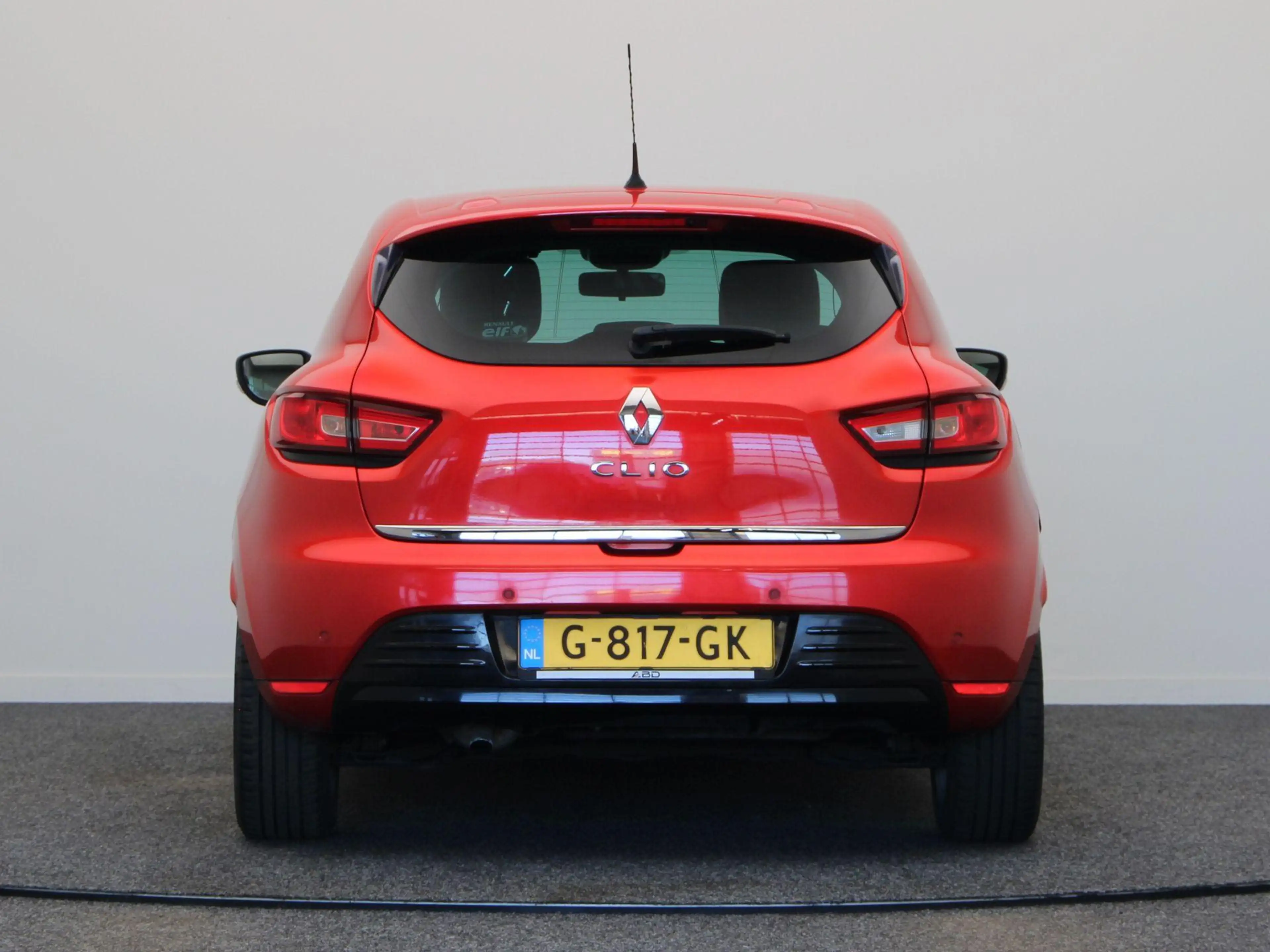 Renault Clio 0.9 TCe Limited | Navigatie | Parkeersensoren acht — photo 7