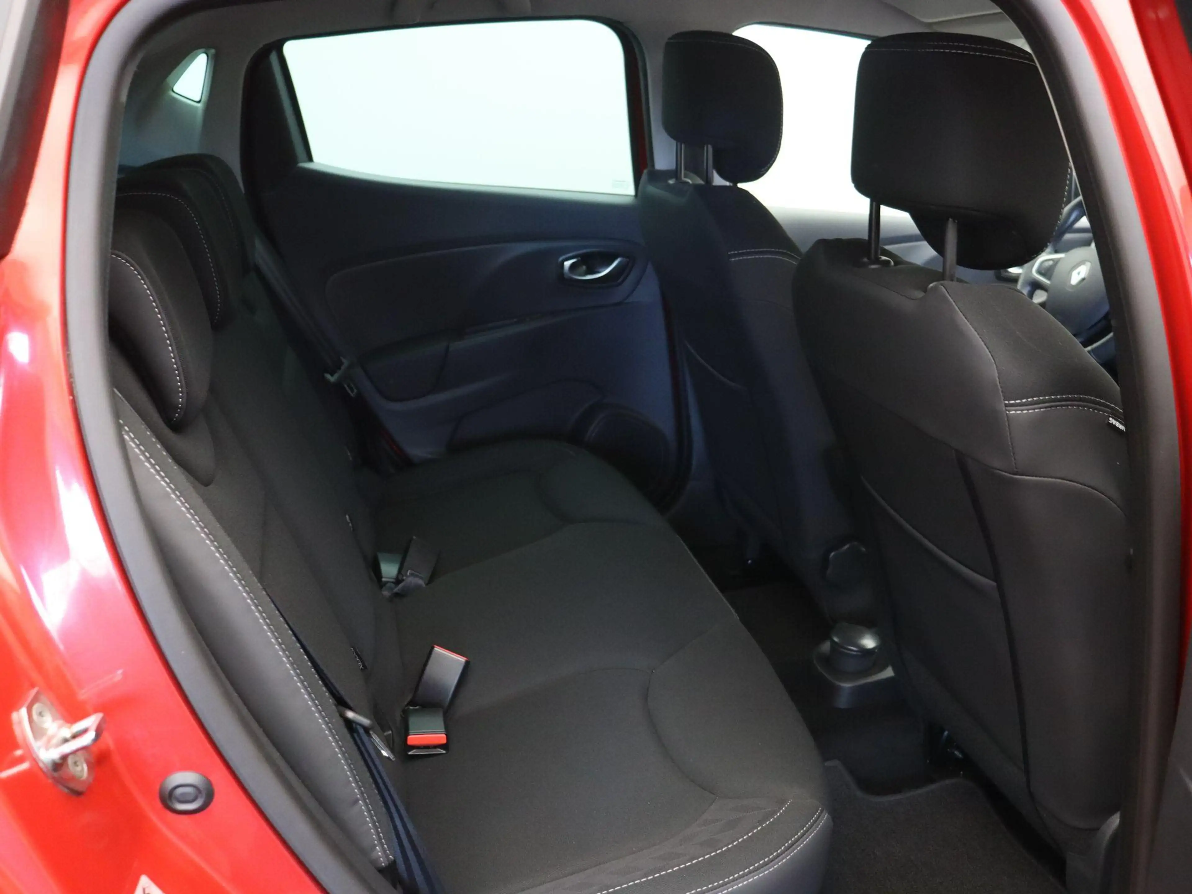 Renault Clio 0.9 TCe Limited | Navigatie | Parkeersensoren acht — photo 8