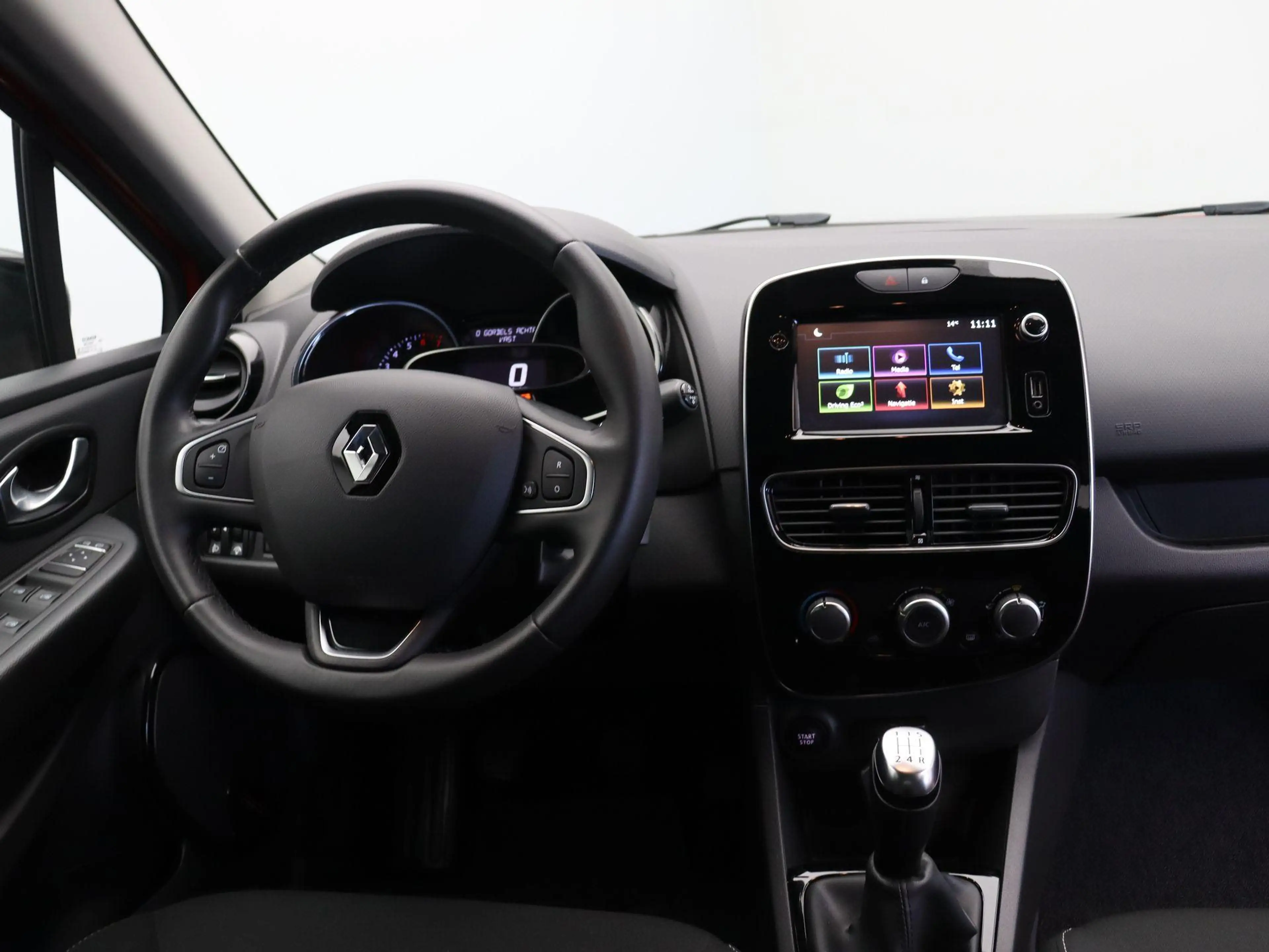 Renault Clio 0.9 TCe Limited | Navigatie | Parkeersensoren acht — photo 4