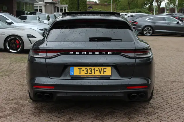 Porsche Panamera view 15