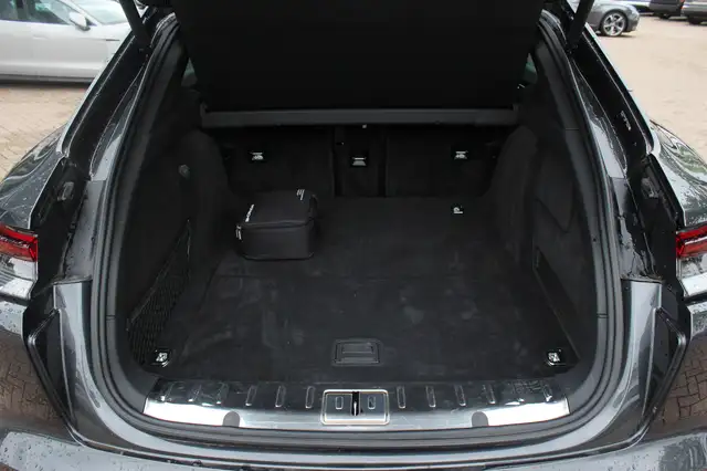 Porsche Panamera view 16