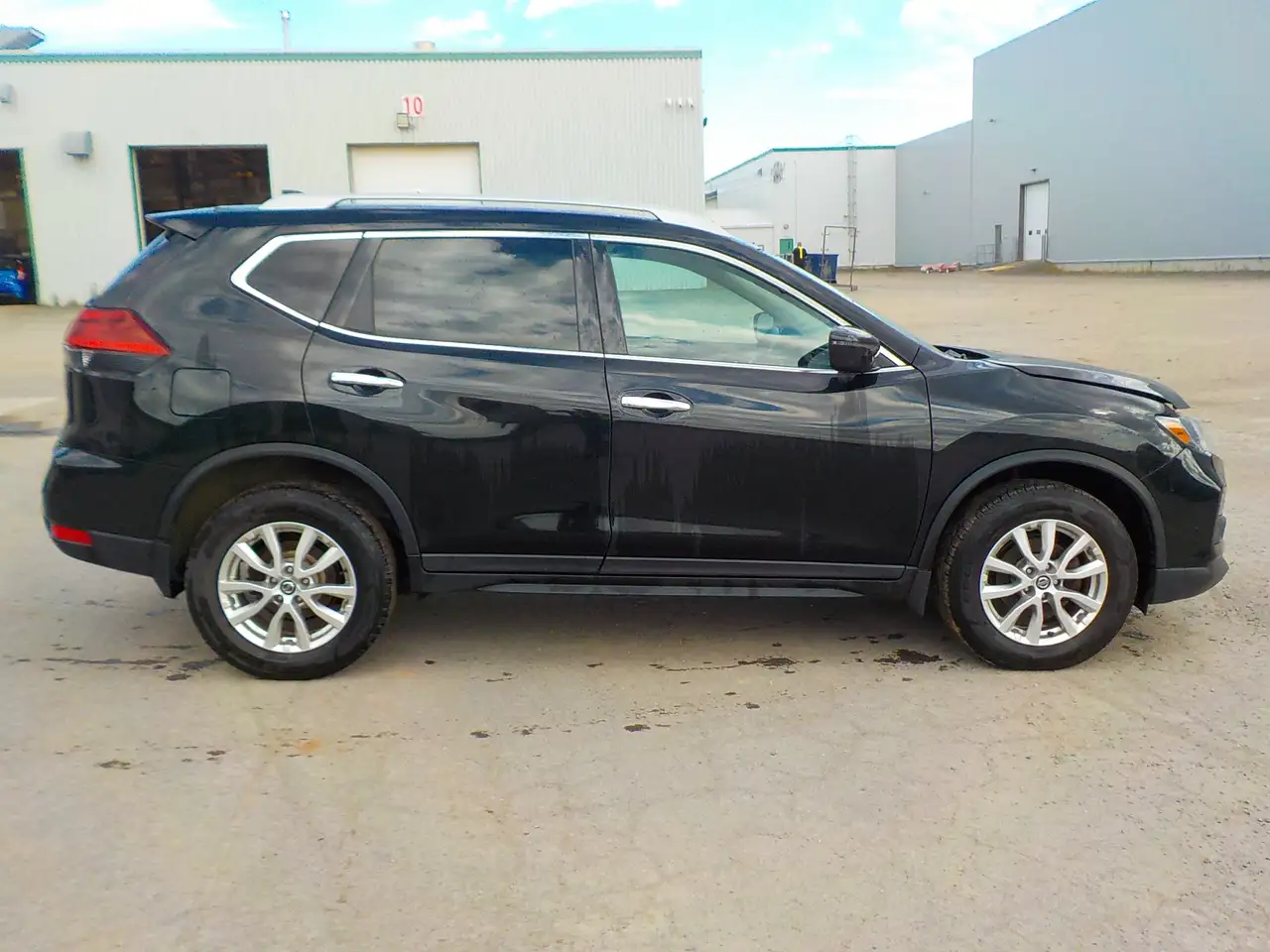 Nissan Rogue снимка Nissan Rogue