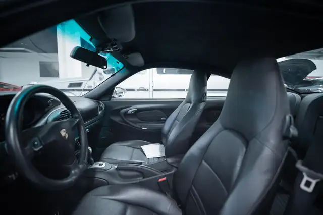 Porsche 911 view 6