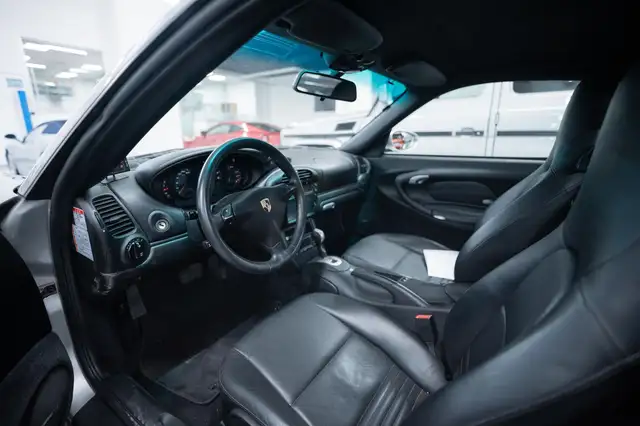 Porsche 911 view 5