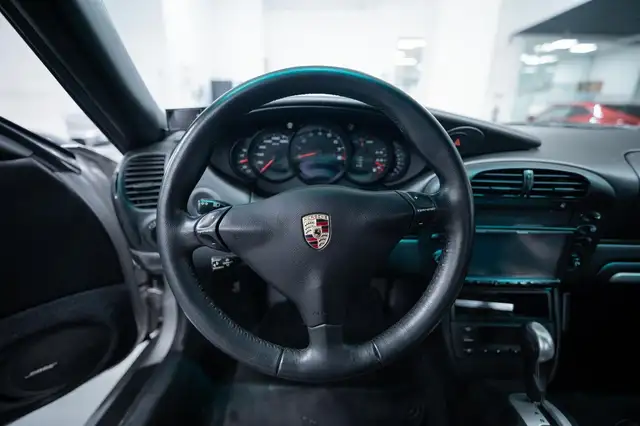 Porsche 911 view 9