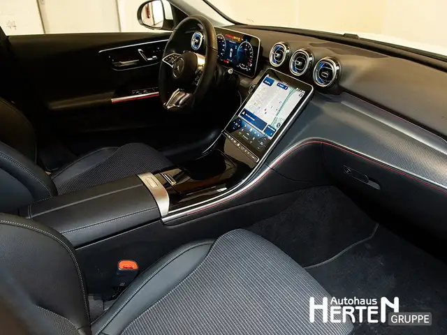 Mercedes-Benz C-Class view 6