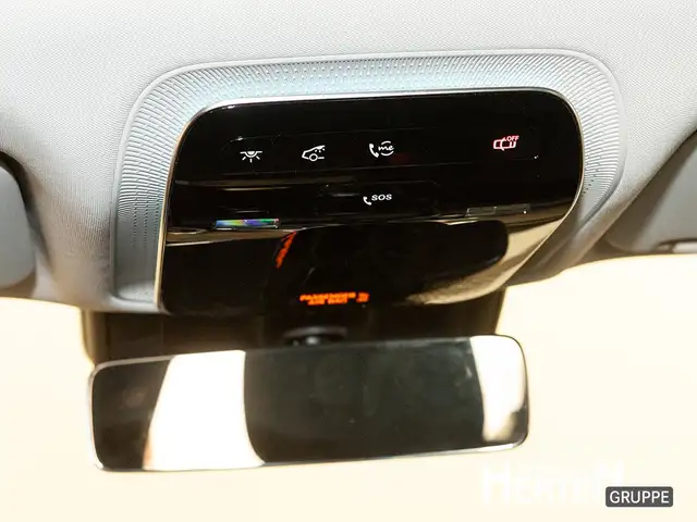 Mercedes-Benz C-Class view 11