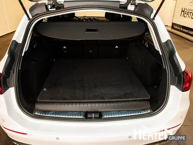 Mercedes-Benz C-Class view 15