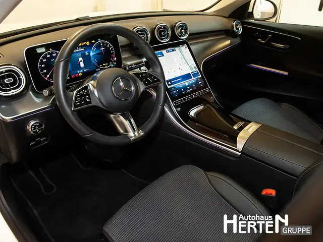 Mercedes-Benz C-Class view 8