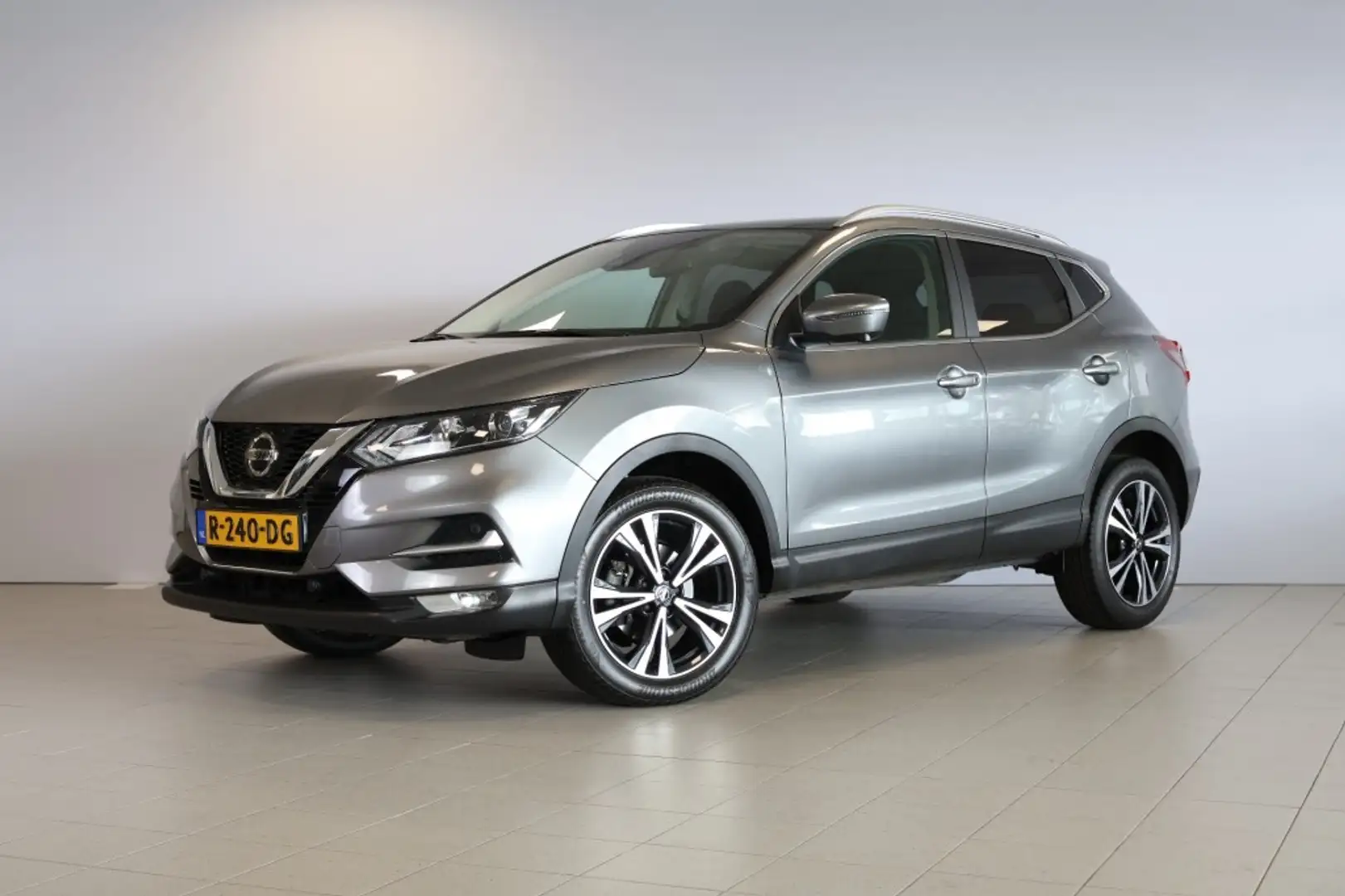 Nissan Qashqai 1.3 DIG-T Design Edition - Navi - Rondom Camera - Grigio - 2