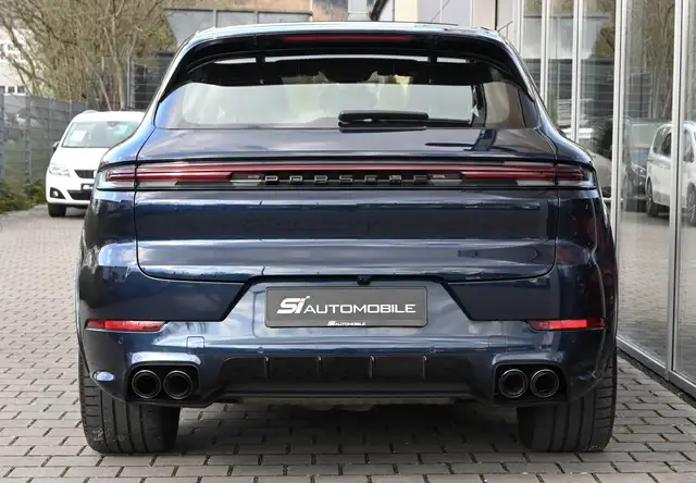 Porsche Cayenne view 4