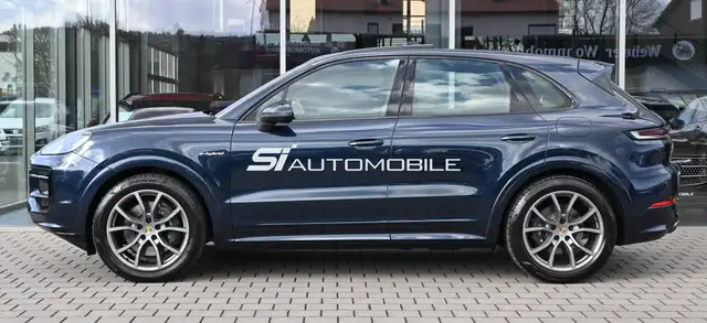 Porsche Cayenne view 2