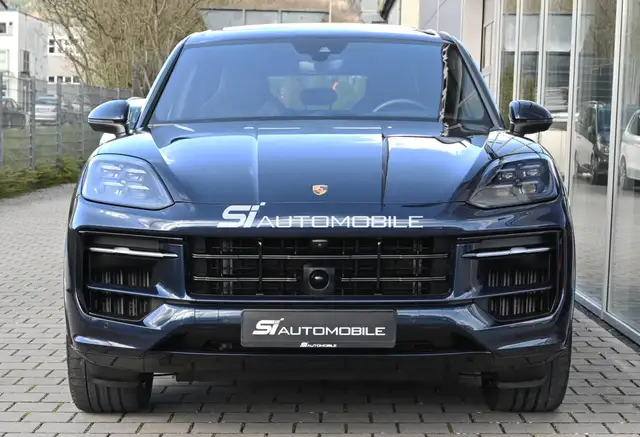 Porsche Cayenne view 8