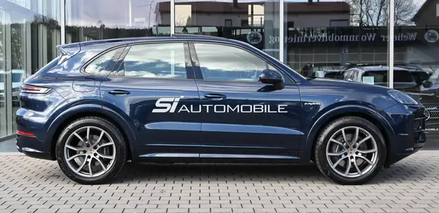 Porsche Cayenne view 6