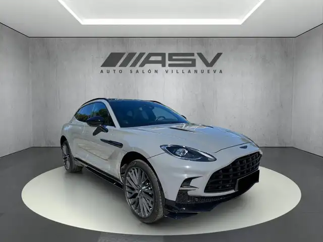 Aston Martin DBX 707