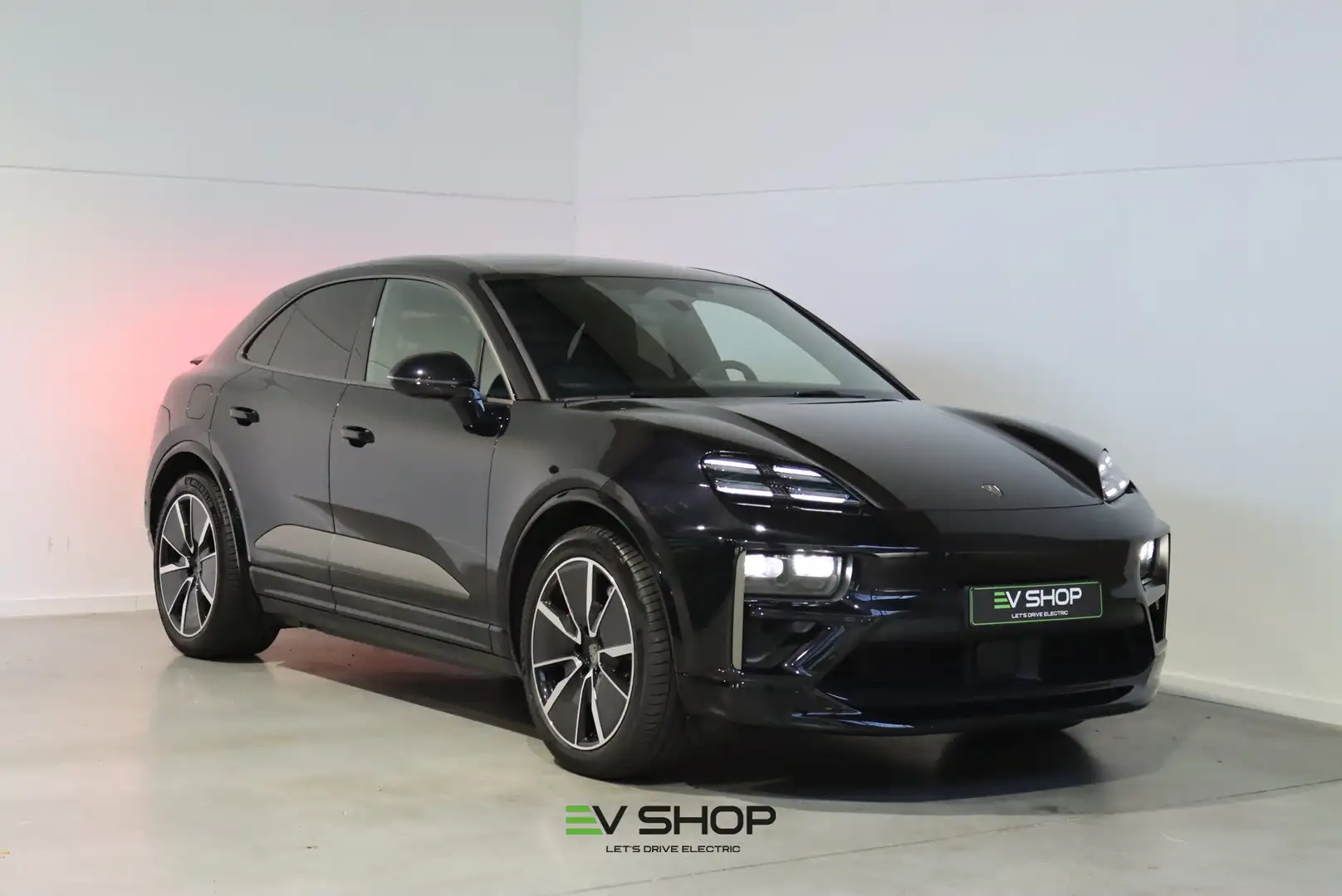 Porsche Macan Turbo- 360° - Bose - Sportsound- 97.5% SOH Noir - 1