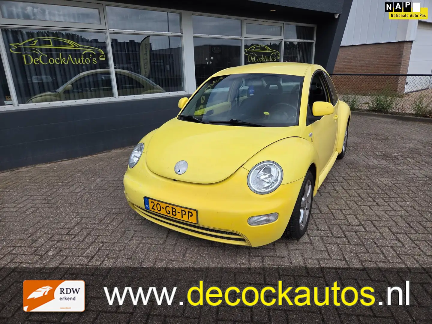 Volkswagen New Beetle 2.0 Highline Geel - 1