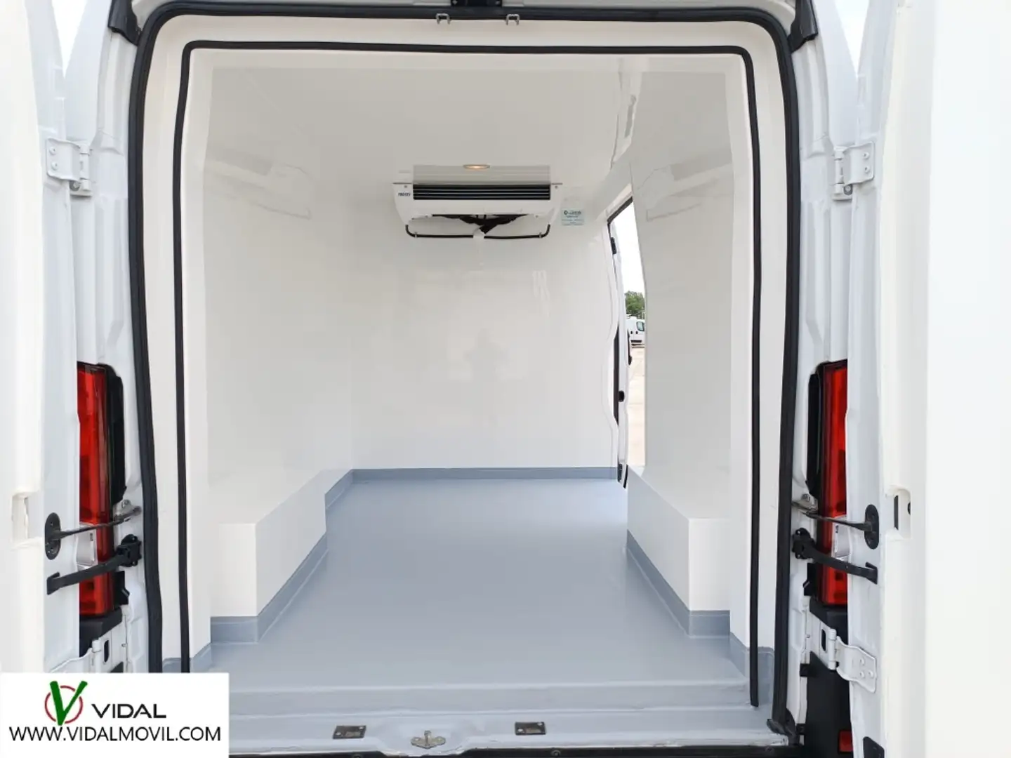Fiat Ducato Fg. 30 2.2Mjt L2 H2 Panelado 120CV Blanco - 1