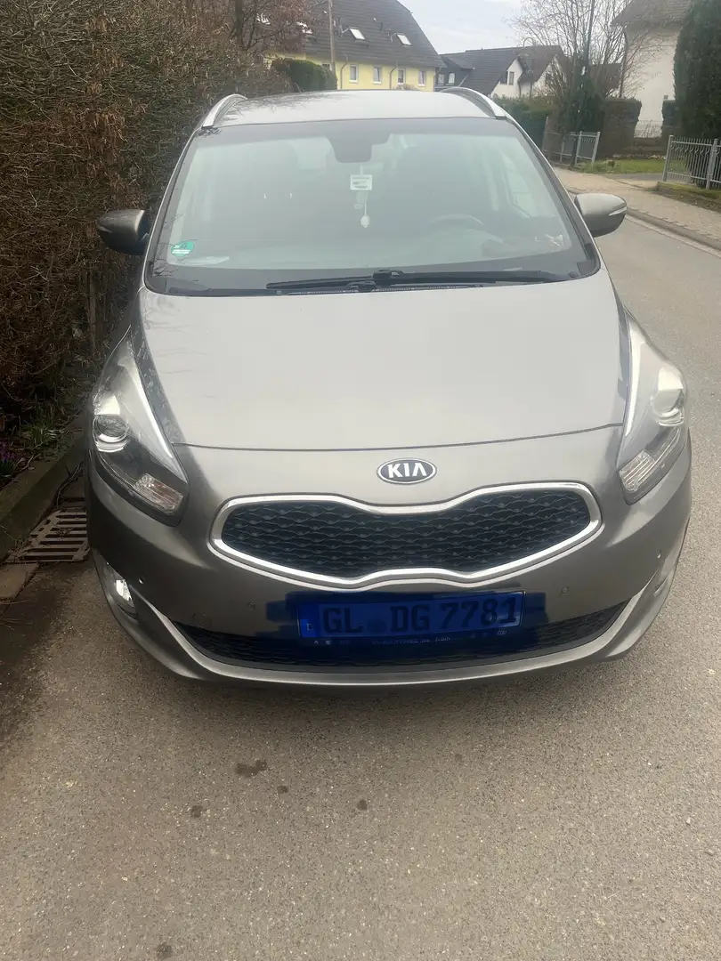 Kia Carens Carens 1.7 CRDi 141 Aut. Dream Team Edition Šedá - 1