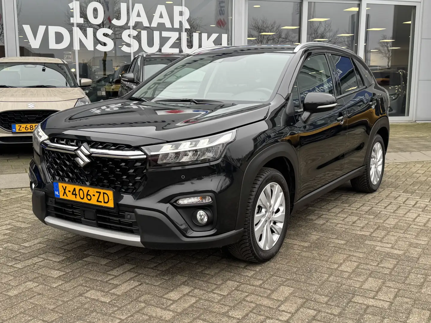 Suzuki S-Cross 1.4 Boosterjet Select BTW Fabrieksgarantie All Sea Zwart - 2