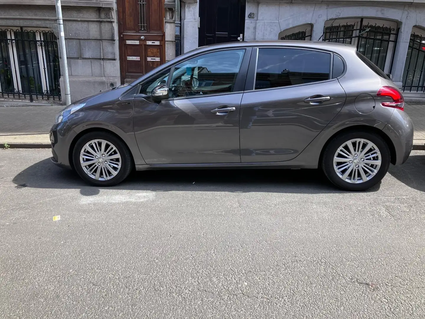Peugeot 208 1.5 BlueHDi Signature S&S (EU6.2) - 2