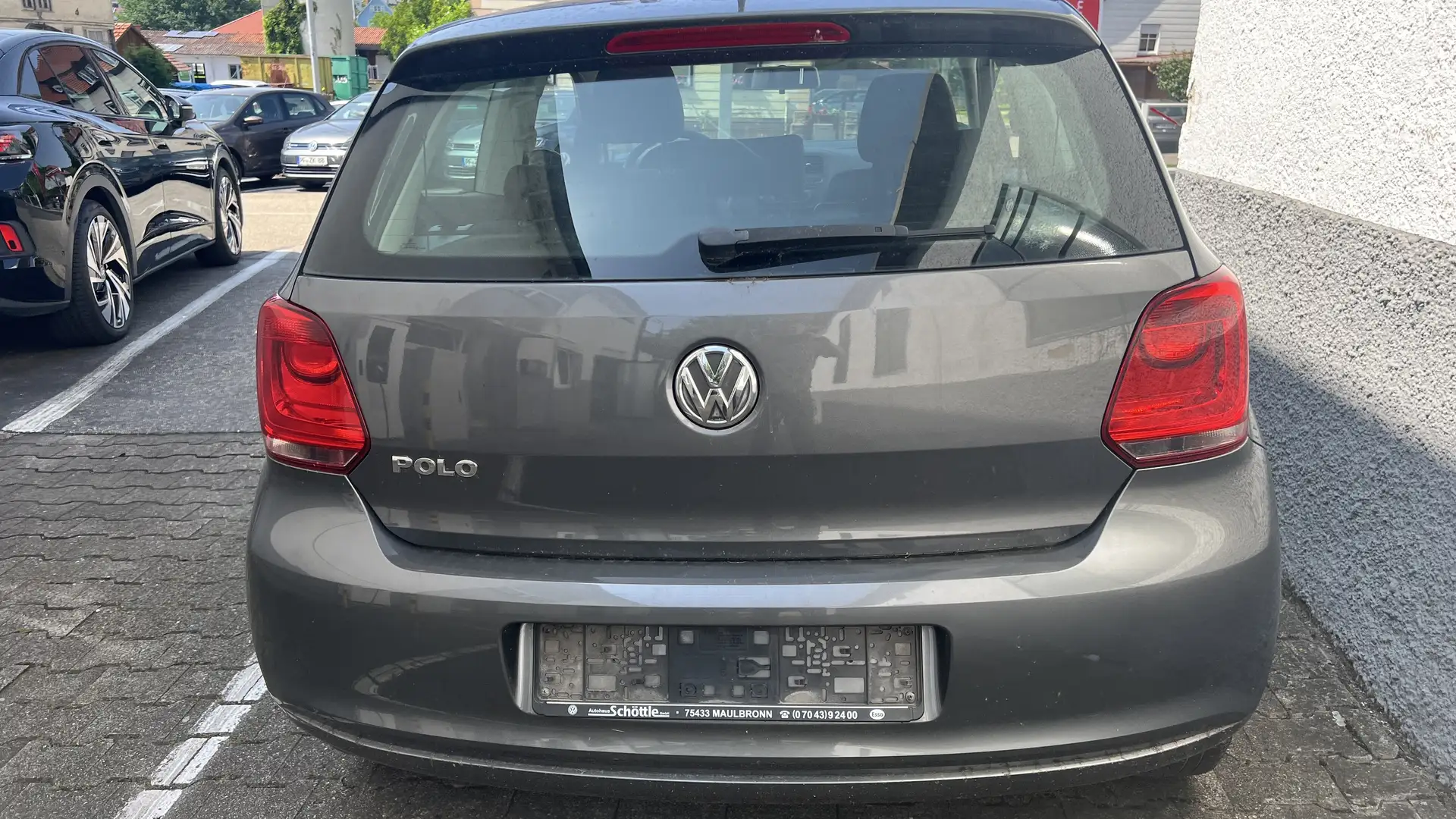 Volkswagen Polo Trendline Gris - 1