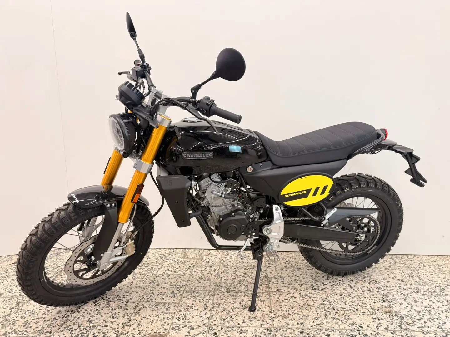 Fantic Caballero 125 Scrambler Mod. 2026 Lieferung 199€ Negro - 2