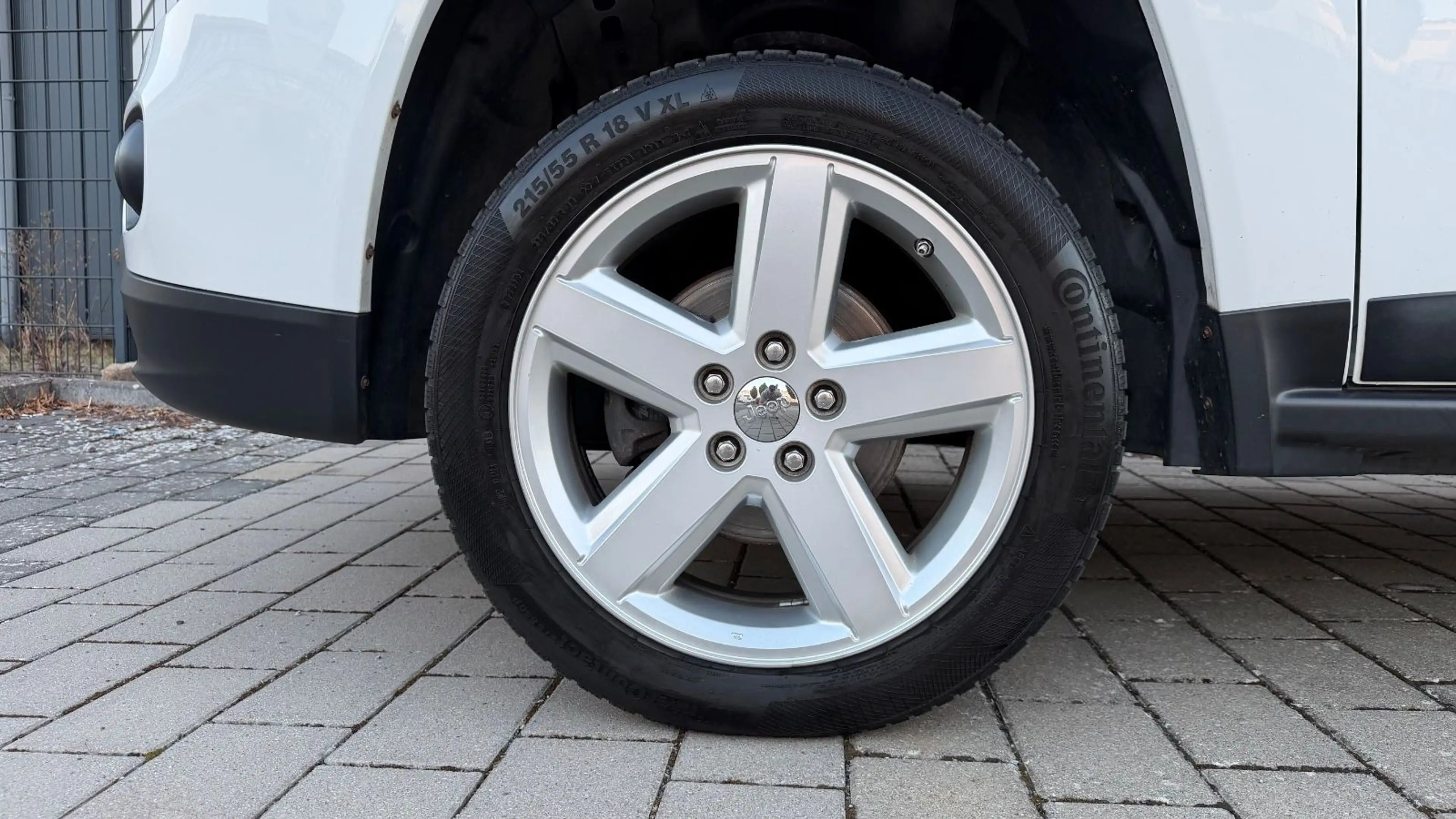 Jeep Compass Limited 4x4 2.4 AUTOMATIK TÜV,LEDER,NAVI — photo 6
