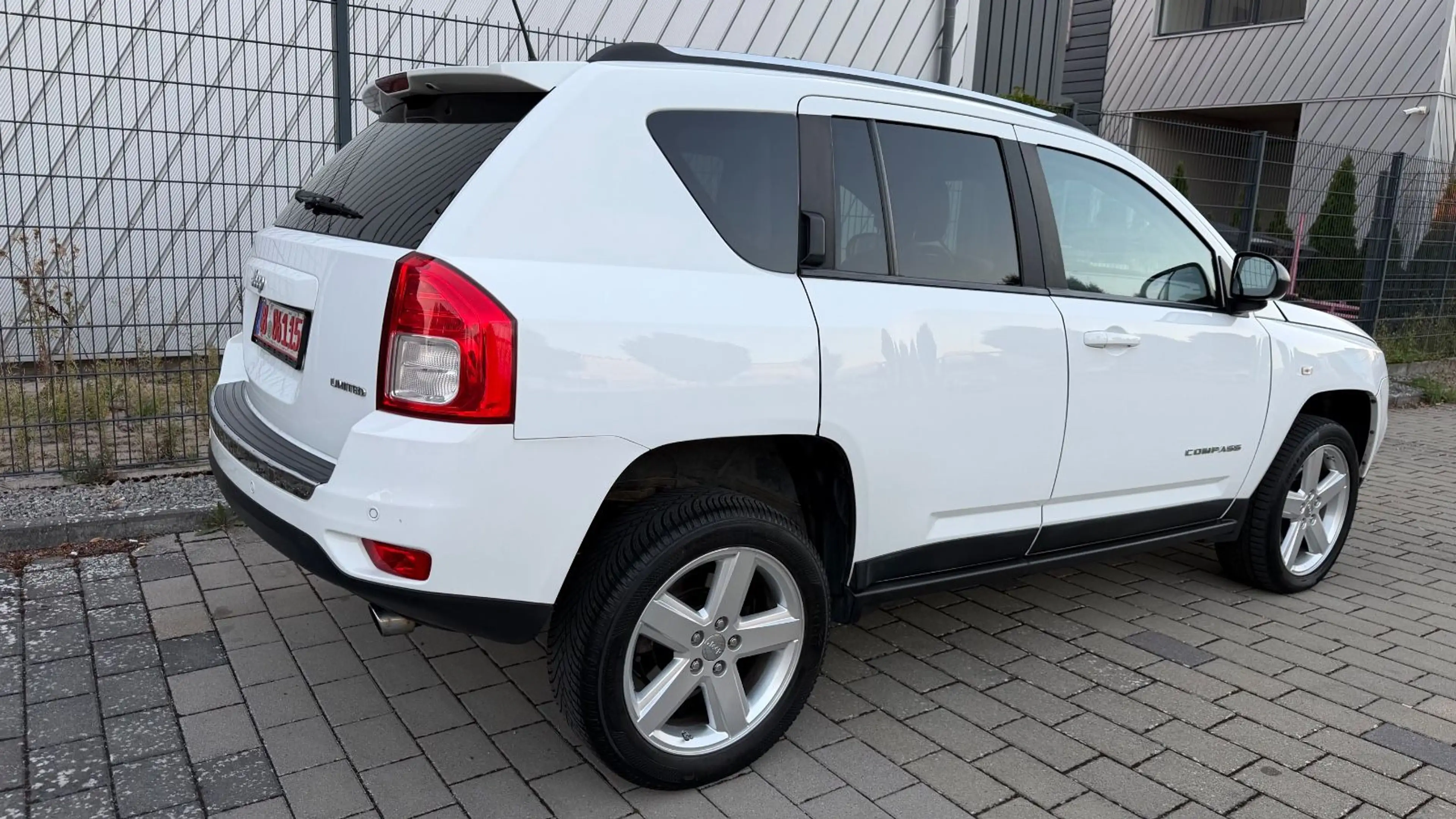 Jeep Compass Limited 4x4 2.4 AUTOMATIK TÜV,LEDER,NAVI — photo 4