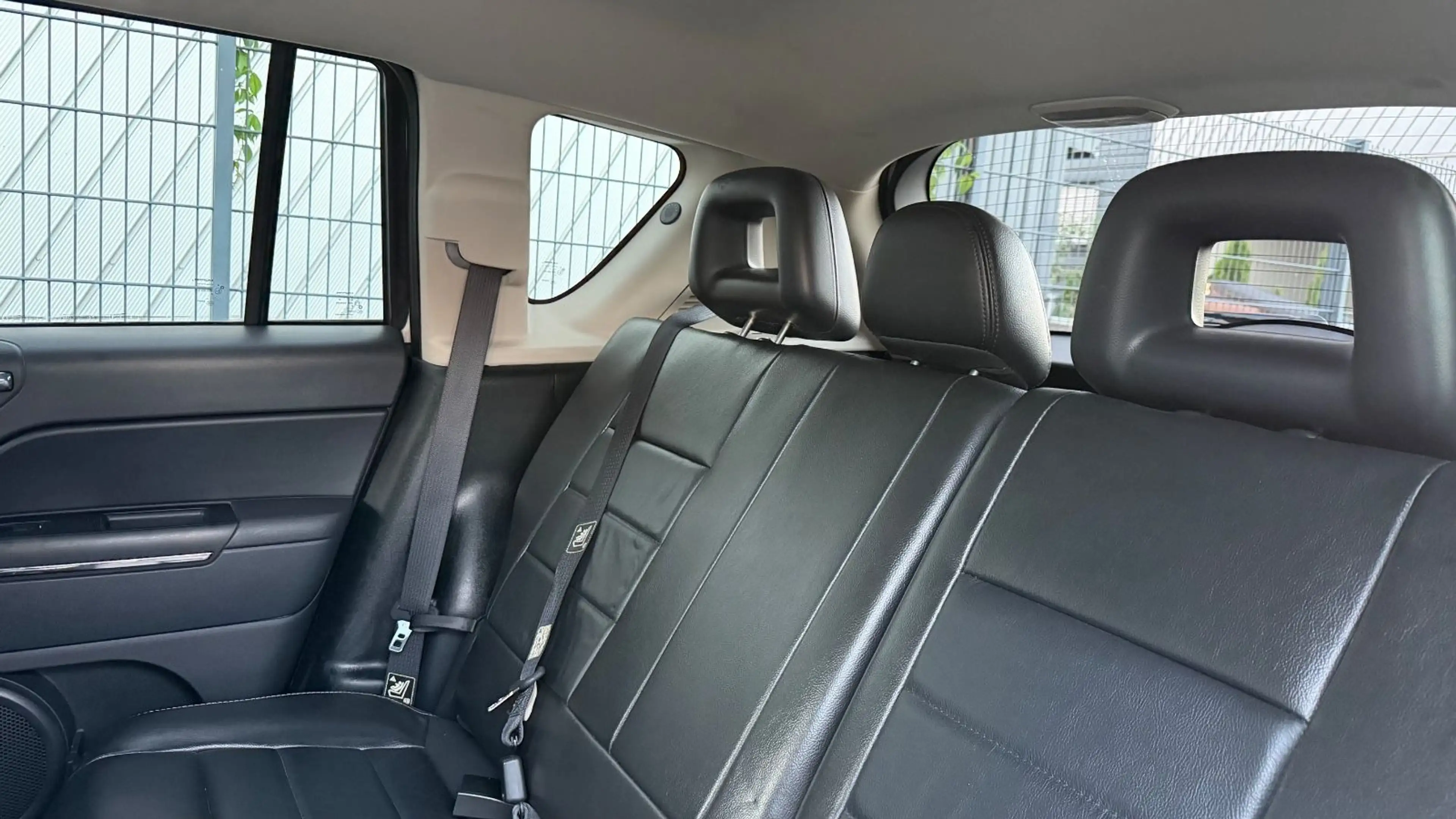 Jeep Compass Limited 4x4 2.4 AUTOMATIK TÜV,LEDER,NAVI — photo 13