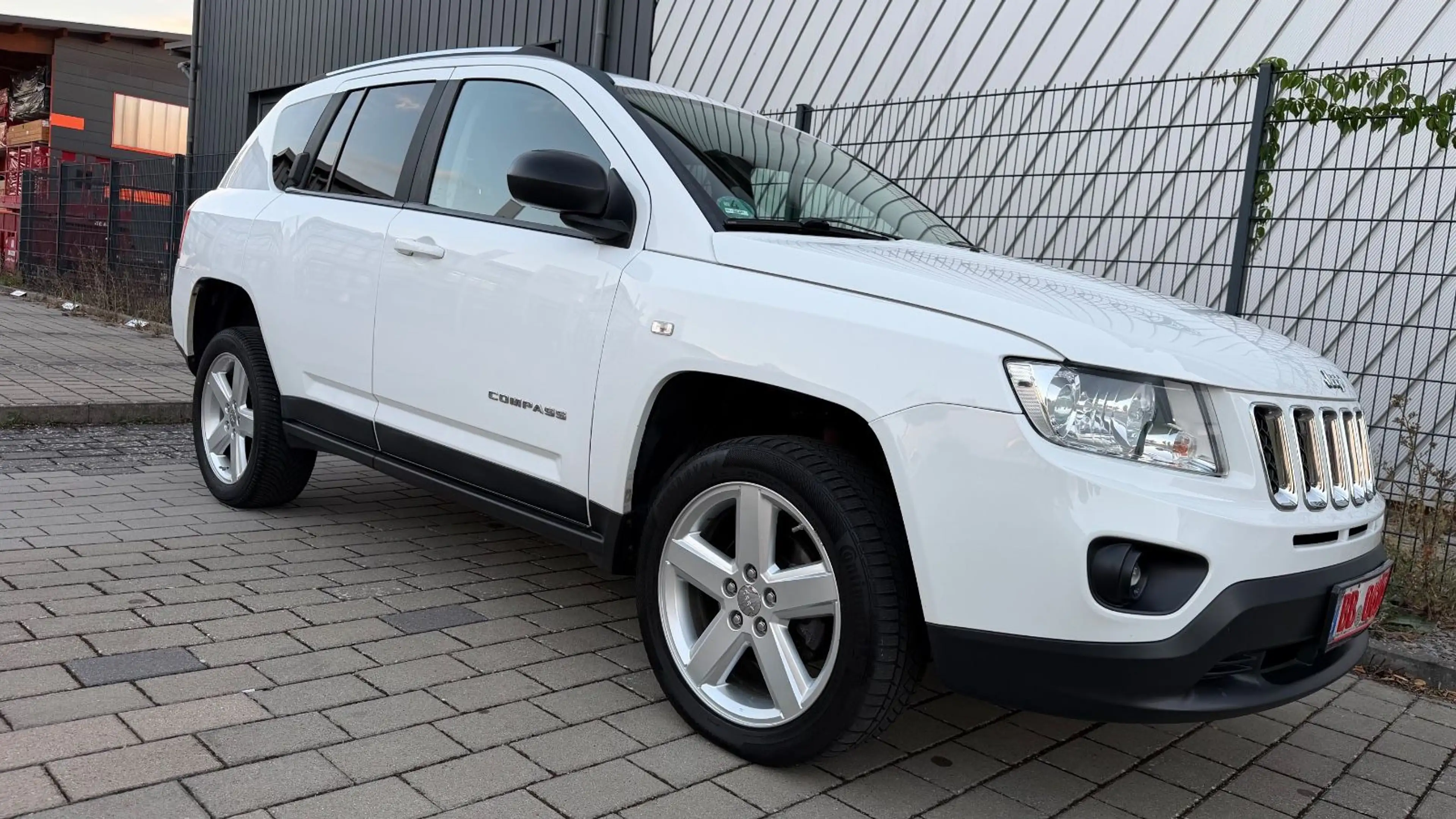 Jeep Compass Limited 4x4 2.4 AUTOMATIK TÜV,LEDER,NAVI — photo 2