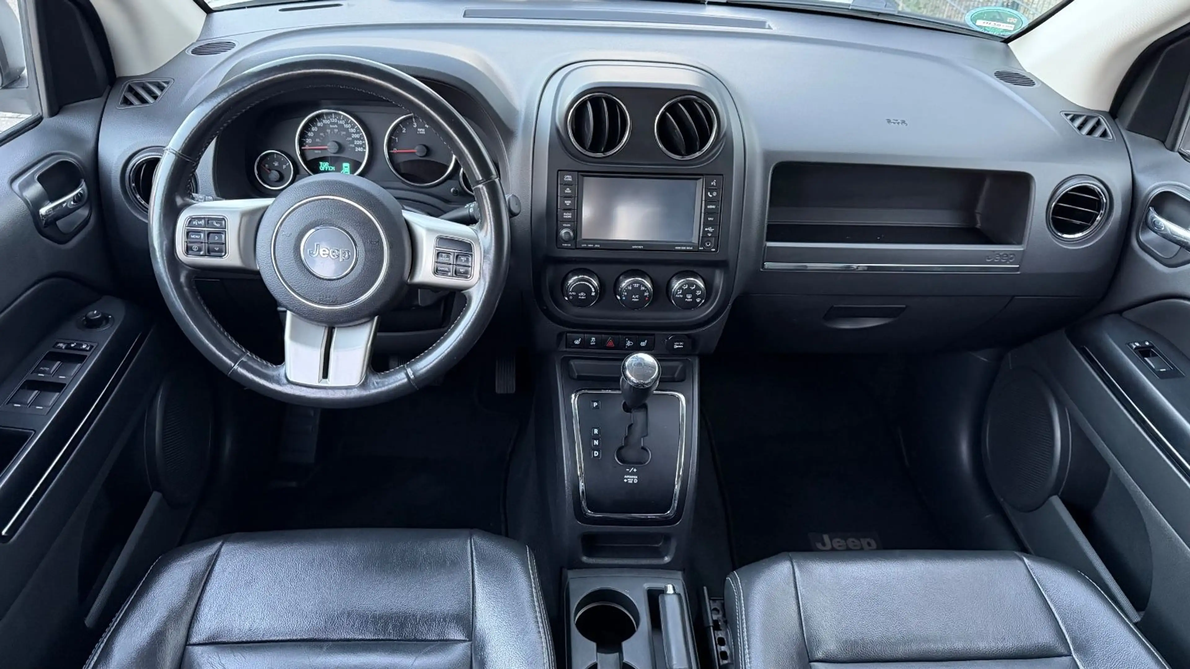 Jeep Compass Limited 4x4 2.4 AUTOMATIK TÜV,LEDER,NAVI — photo 10