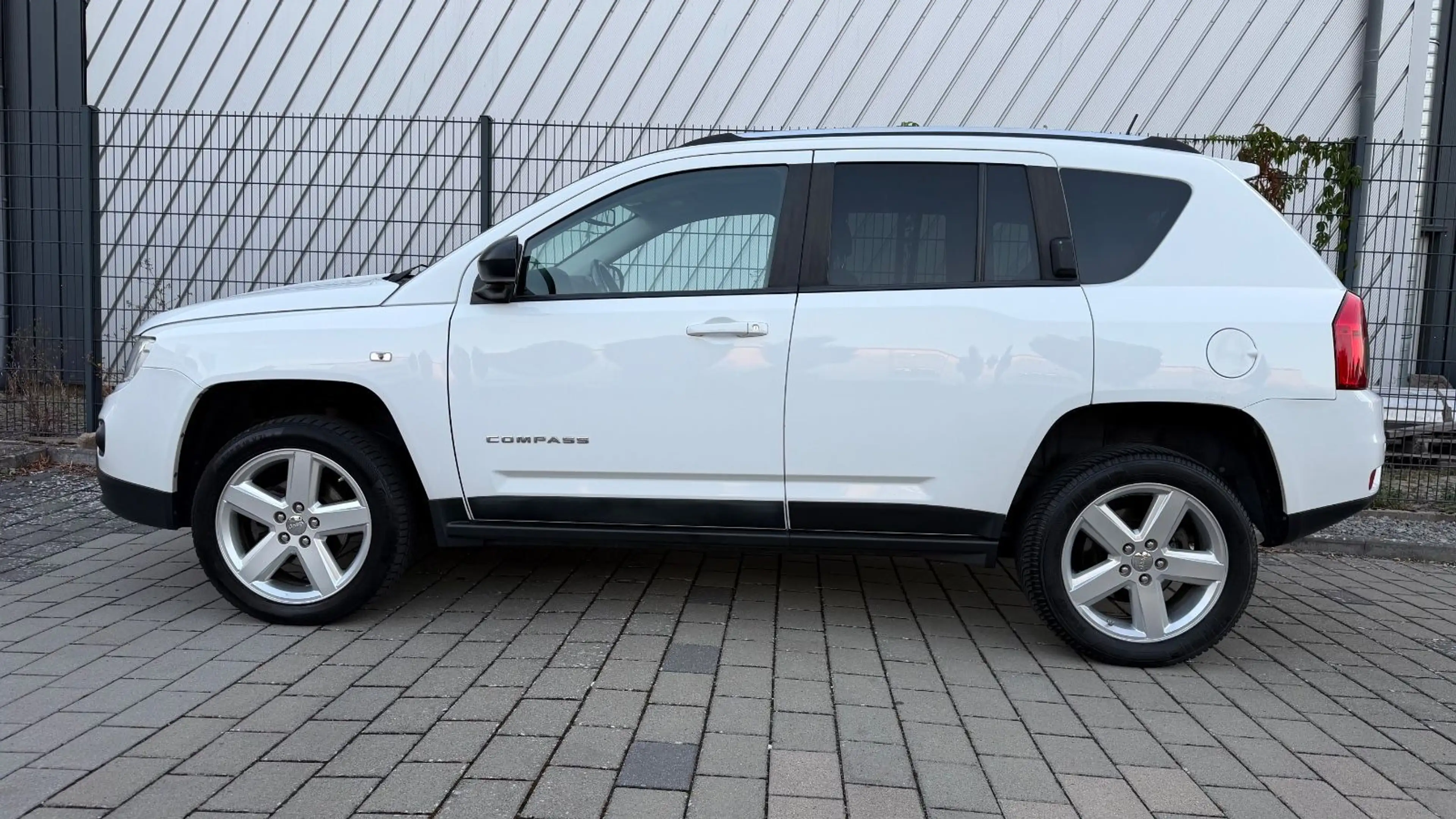 Jeep Compass Limited 4x4 2.4 AUTOMATIK TÜV,LEDER,NAVI — photo 5