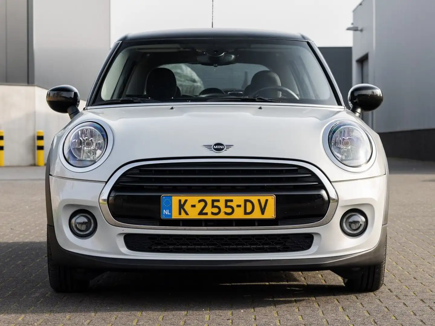 MINI Cooper 1.5 Bns Edition Wit - 2