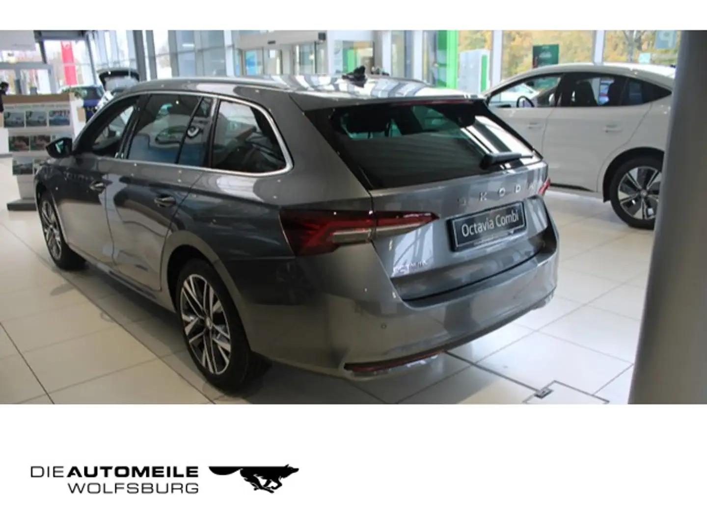 Skoda Octavia Combi 2,0 TDI DSG Selection Matrix/Navi/ Grau - 1