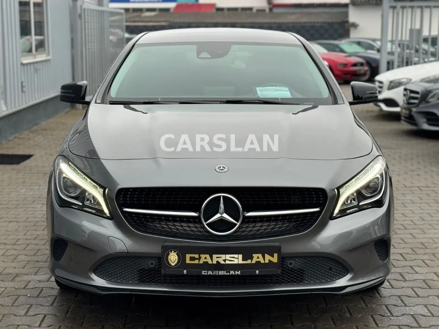Mercedes-Benz CLA 220 4 MATIC 2.HAND+NIGHT+LED+TOT+NAVI+SHZ Grau - 2