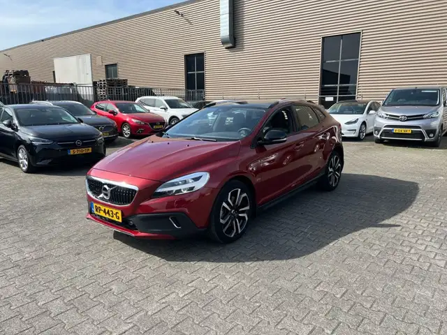 Volvo V40 Cross Country 1.5 T3 Nordic+ - Pano - 18 Inch - LED - Navi - Sen