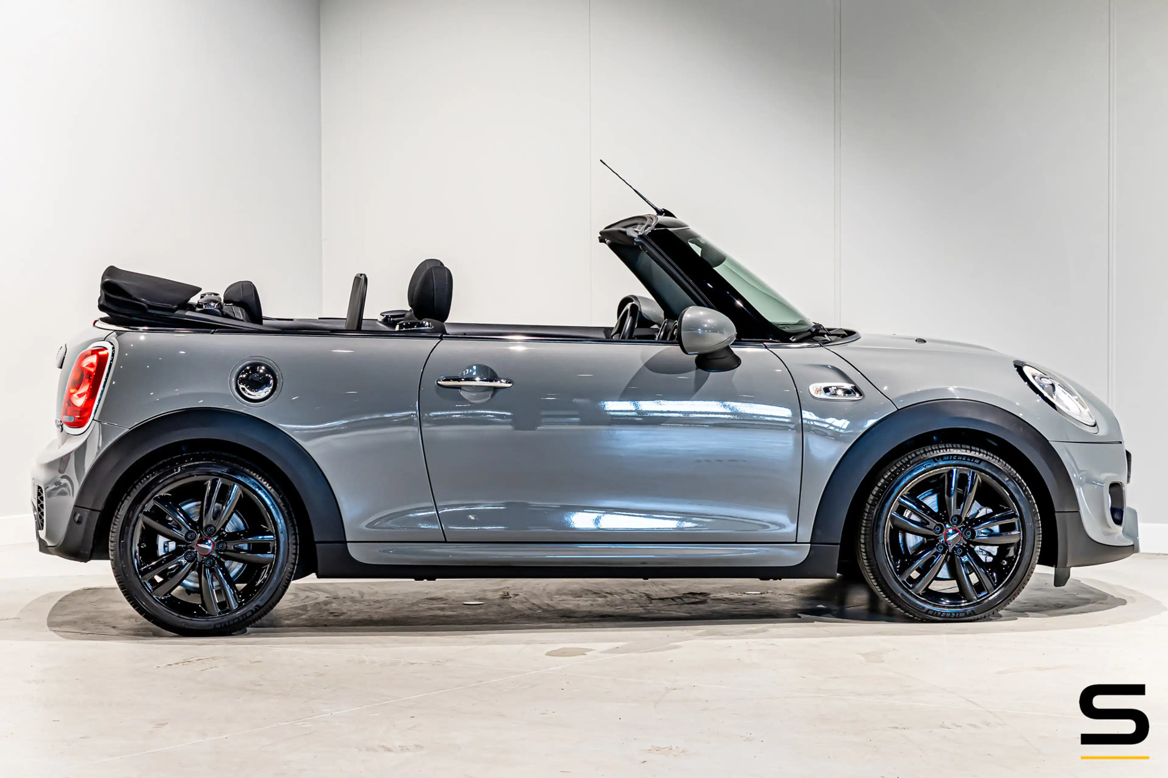 MINI Cooper S Cabrio 2.0 Chili Serious Business|JCW|Stoelverwarming — photo 13