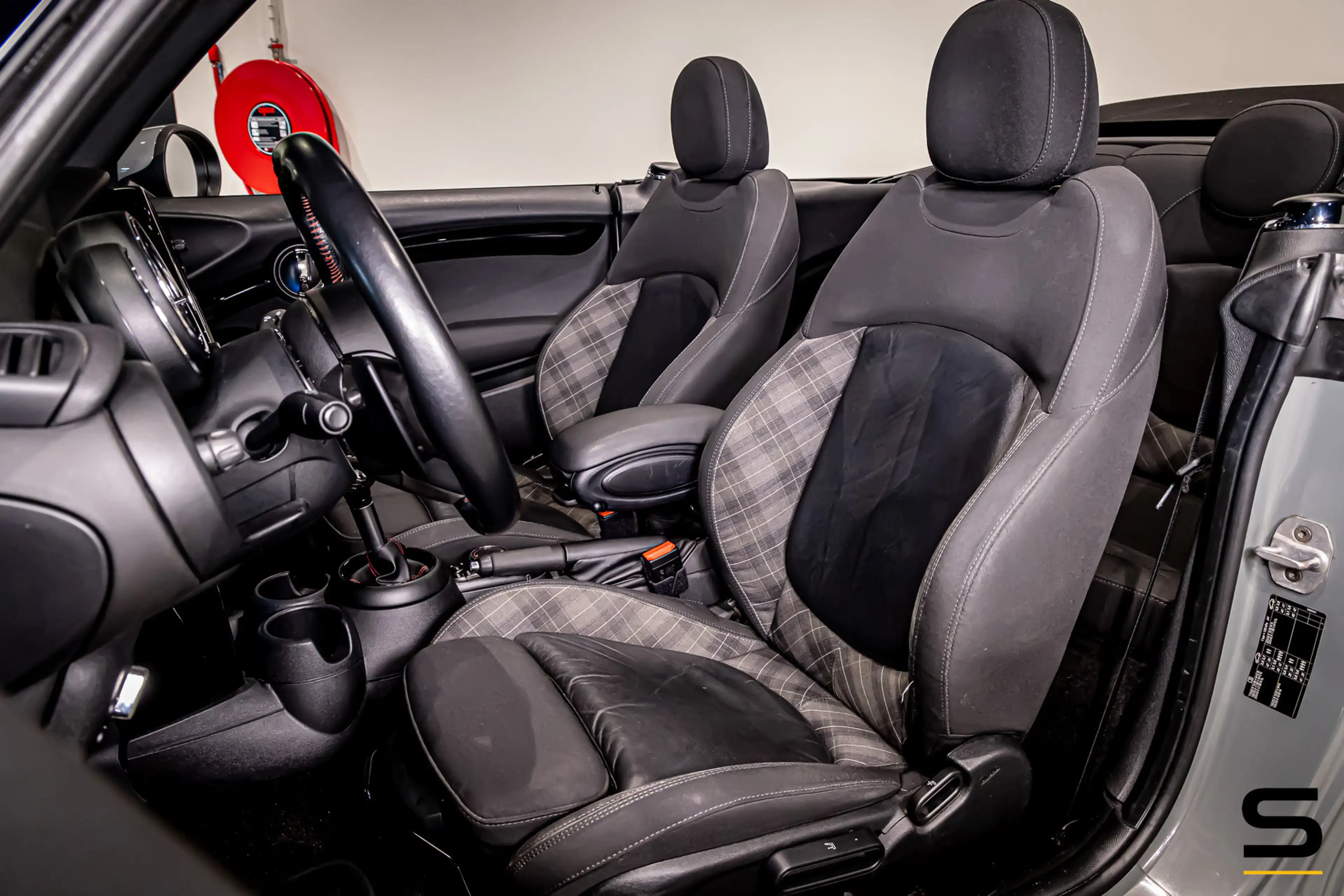 MINI Cooper S Cabrio 2.0 Chili Serious Business|JCW|Stoelverwarming — photo 2