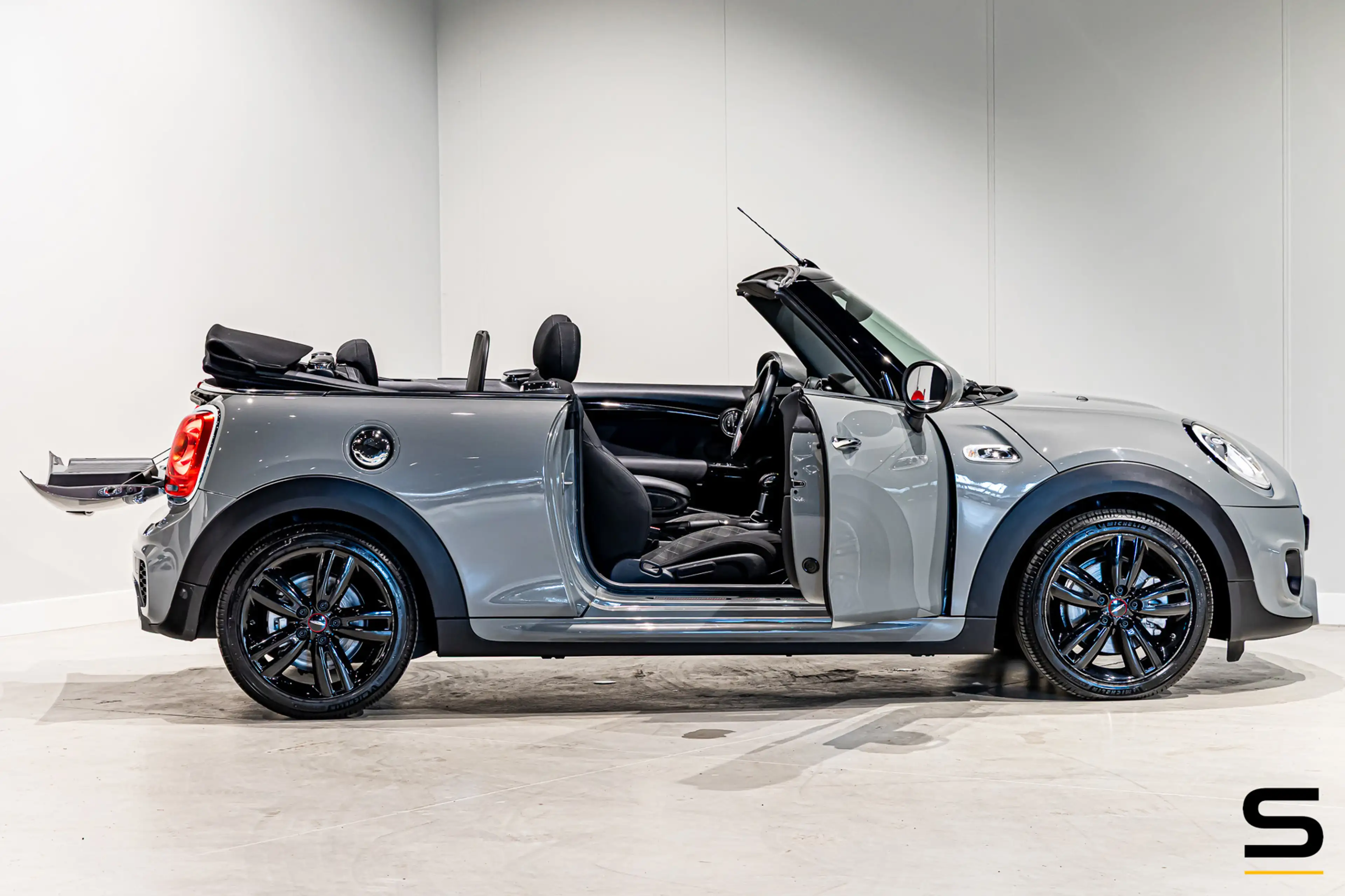 MINI Cooper S Cabrio 2.0 Chili Serious Business|JCW|Stoelverwarming — photo 12